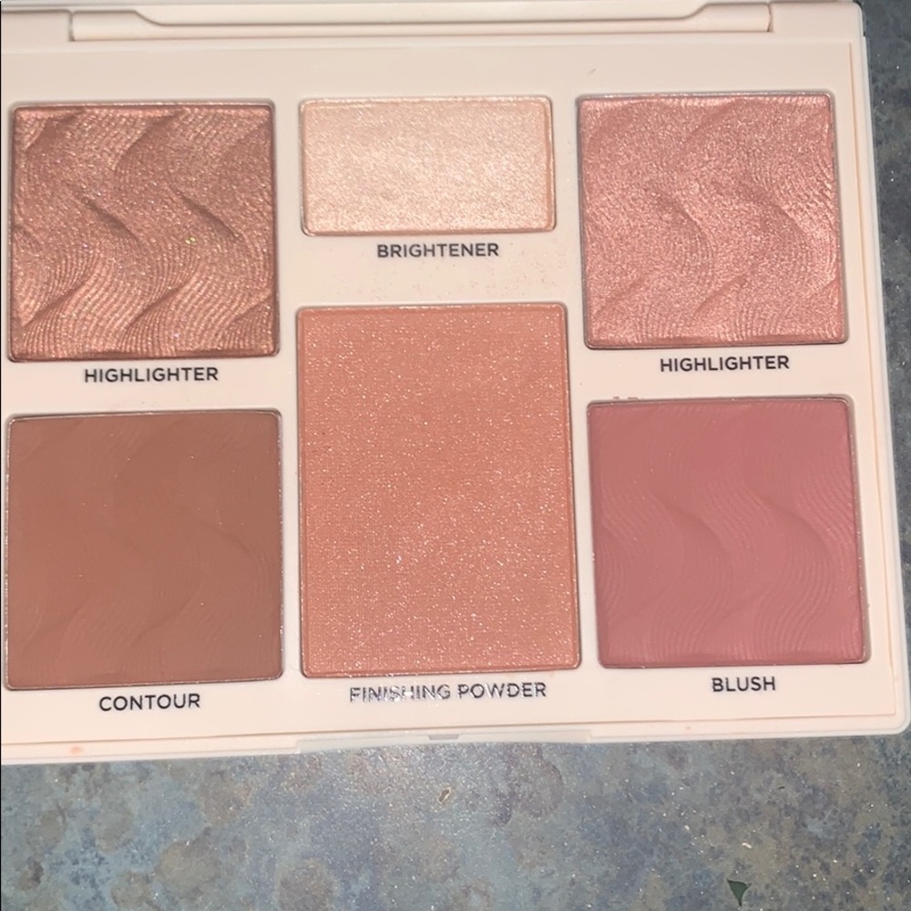 Cover FX Perfector face palette for darker skin